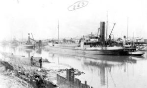 G-59263FF5-6 Ships anchored at Galveston
