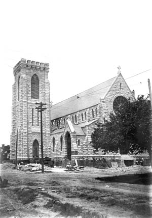 Grade Raising, Photograph of Grade Episcopal Church being raised