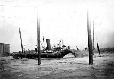Grade Raising, Photograph labeled Leviathan Discharging on 21st Near Canal 