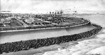 Seawall, Photograph labeled Galveston's Great Sea Wall 