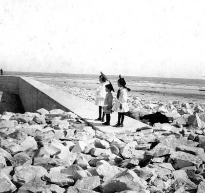Seawall, Photograph labeled 53rd & Beach 