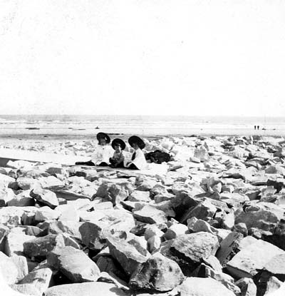 Seawall, Photograph labeled 53rd & Beach 