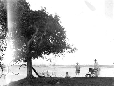 Photograph labeled Morgan's Point after 1915 Storm