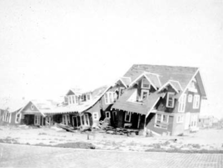 G-17713FF9.1-11 Row of wrecked houses probably along Seawall Boulevard.