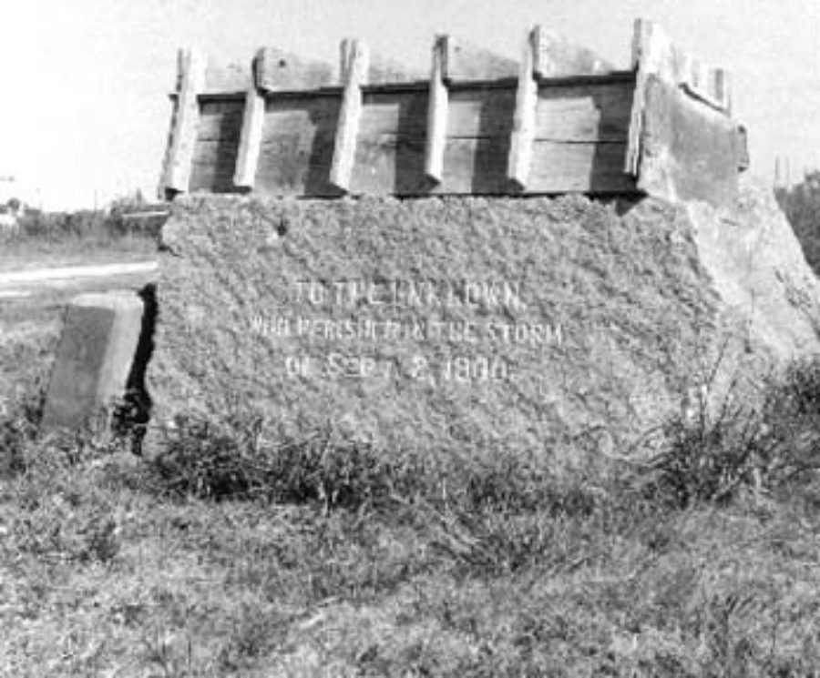 G-1771FF13.2-4 Monument in Galveston.