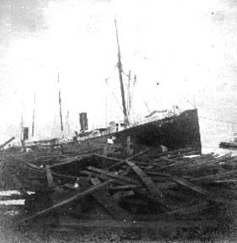 G-1771FF2.3-1 Foot of 25th St. Showing steamer & wharf