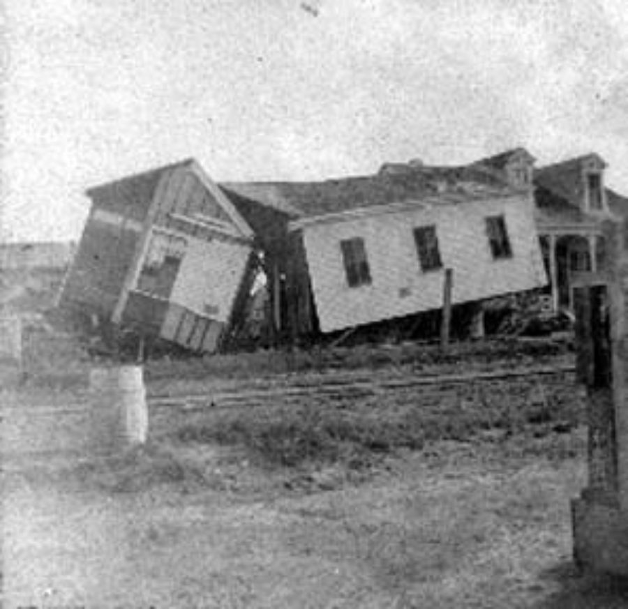 G-1771FF7.6-10 Two houses swept off their foundations