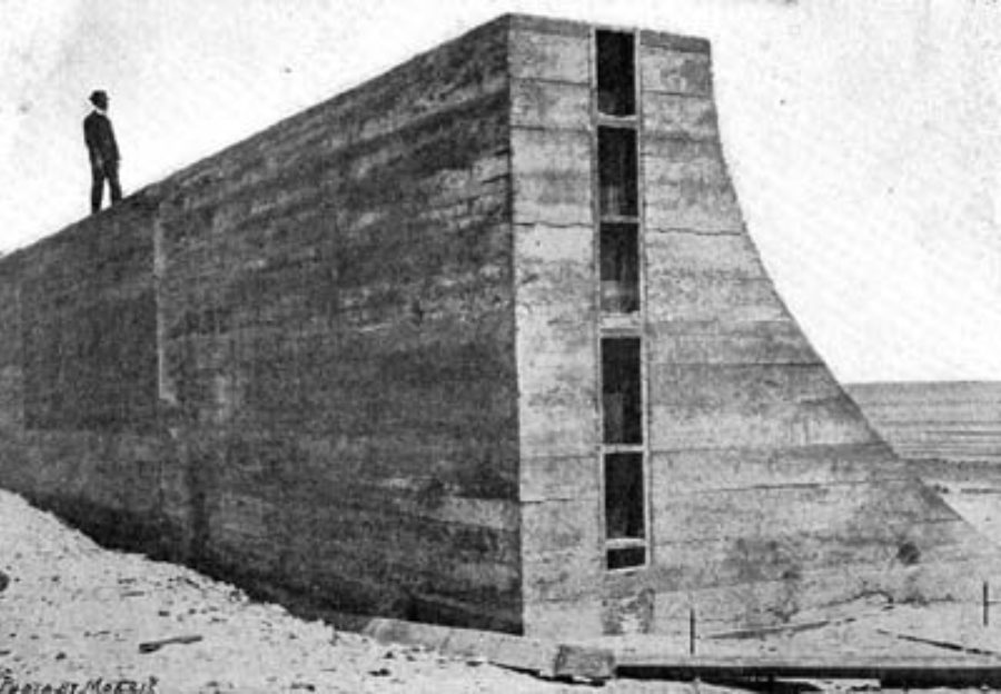 G-5925.2FF1-13 THE GALVESTON SEAWALL.  THE FIRST SECTION COMPLETED.