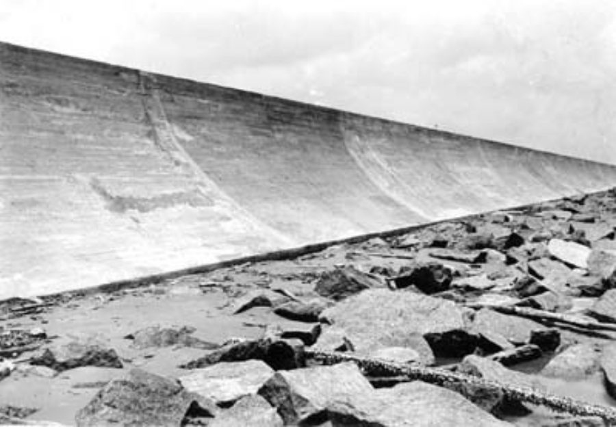 G-5925.3FF6-5 Looking up from riprap toward Seawall