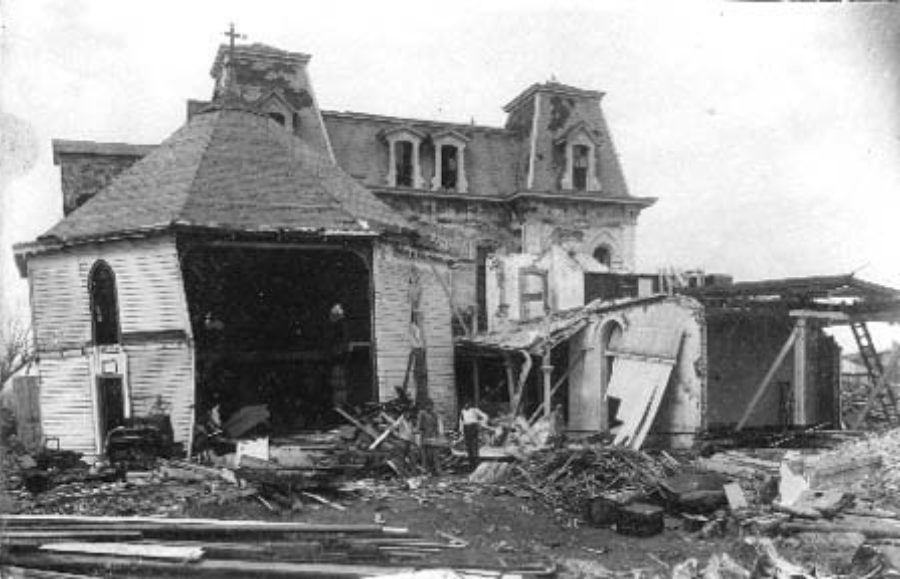 SC#14-10 Special Collection #14, Paul H. and Della Brison Naschke Album, 10